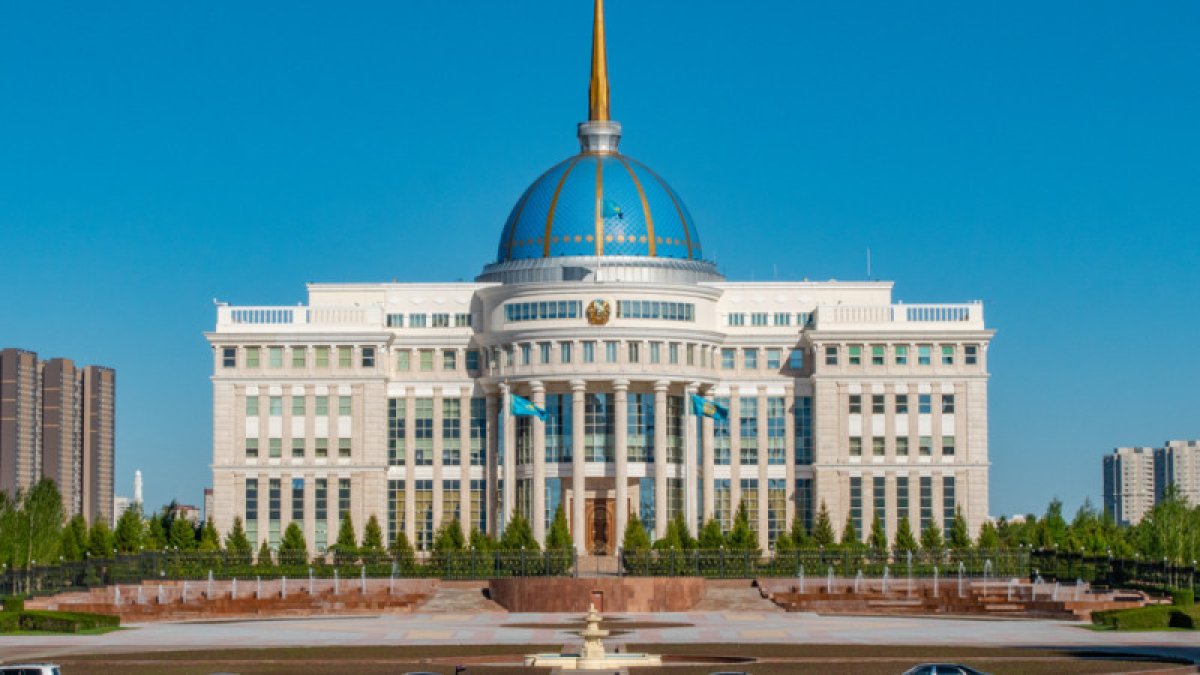 Мемлекет басшысы Димаш Құдайбергеннің атасының қайтыс болуына байланысты көңіл айтты