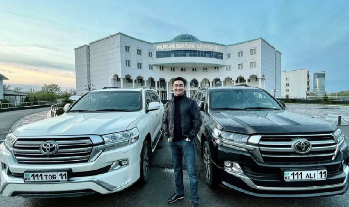 «Был агрессивен, неадекватен»: Торегали Тореали под наркотиками задержали в центре Алматы