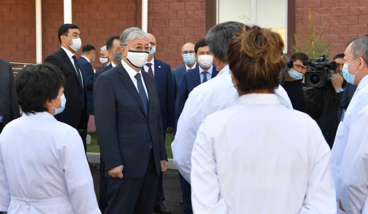 Тоқаев медицина қызметкерлерін кәсіби мерекемен құттықтады