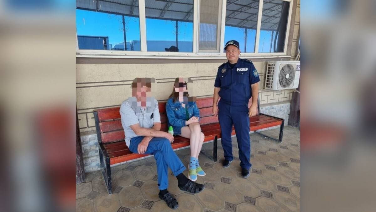 15-летнюю внучку “потеряли” пожилые люди на трассе в Актюбинской области