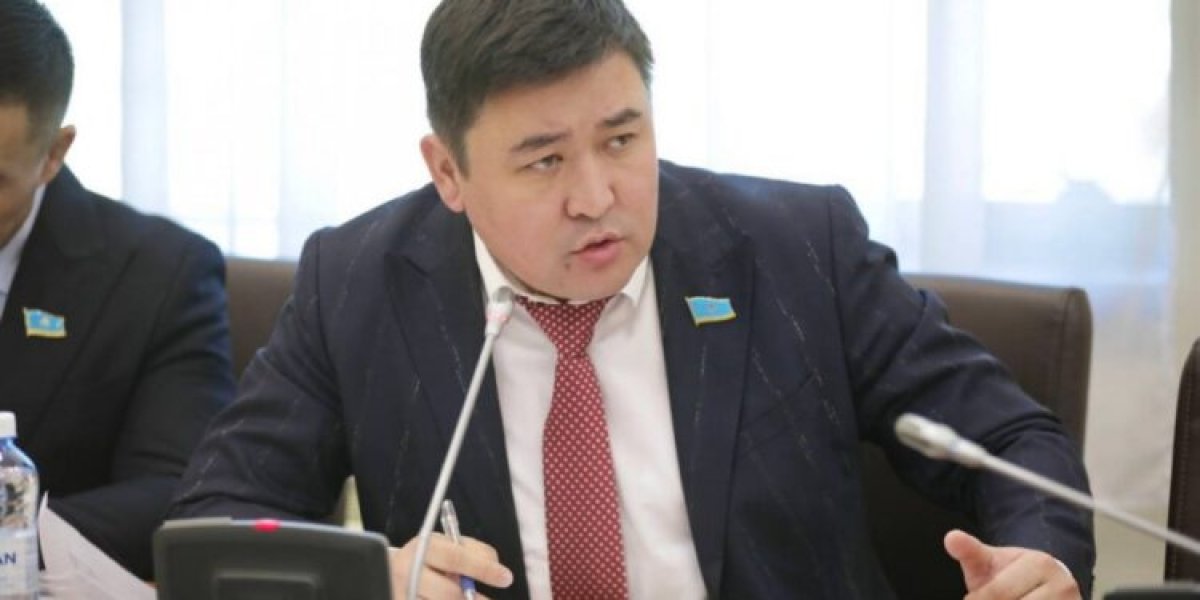 Сутенерлер мен жезөкшелер балаларды оқытқан