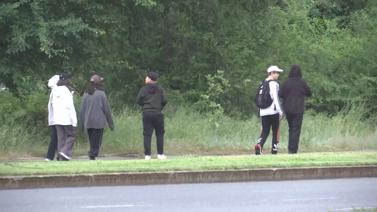 Ақтөбеде екі жасөспірім қыз өздерін белгісіз біреулердің кепілге алғанын хабарлады