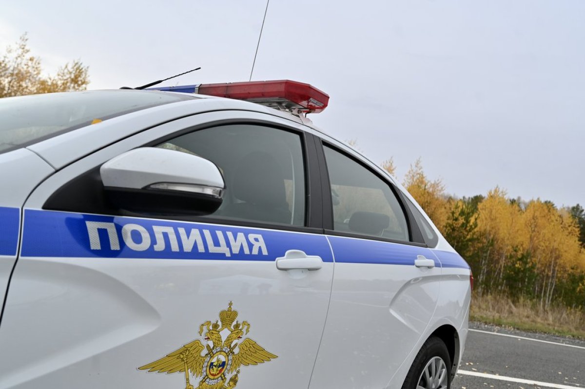 Күдікпен ұсталған адам полицейлердің қызметтік көлігінде өзіне қол салды