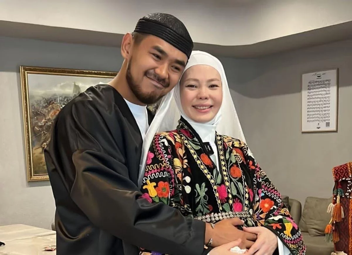 Өзінен сегіз жас кіші жігітке тұрмысқа шыққан Жәнел Мақажан қазақша гендер-пати жасады