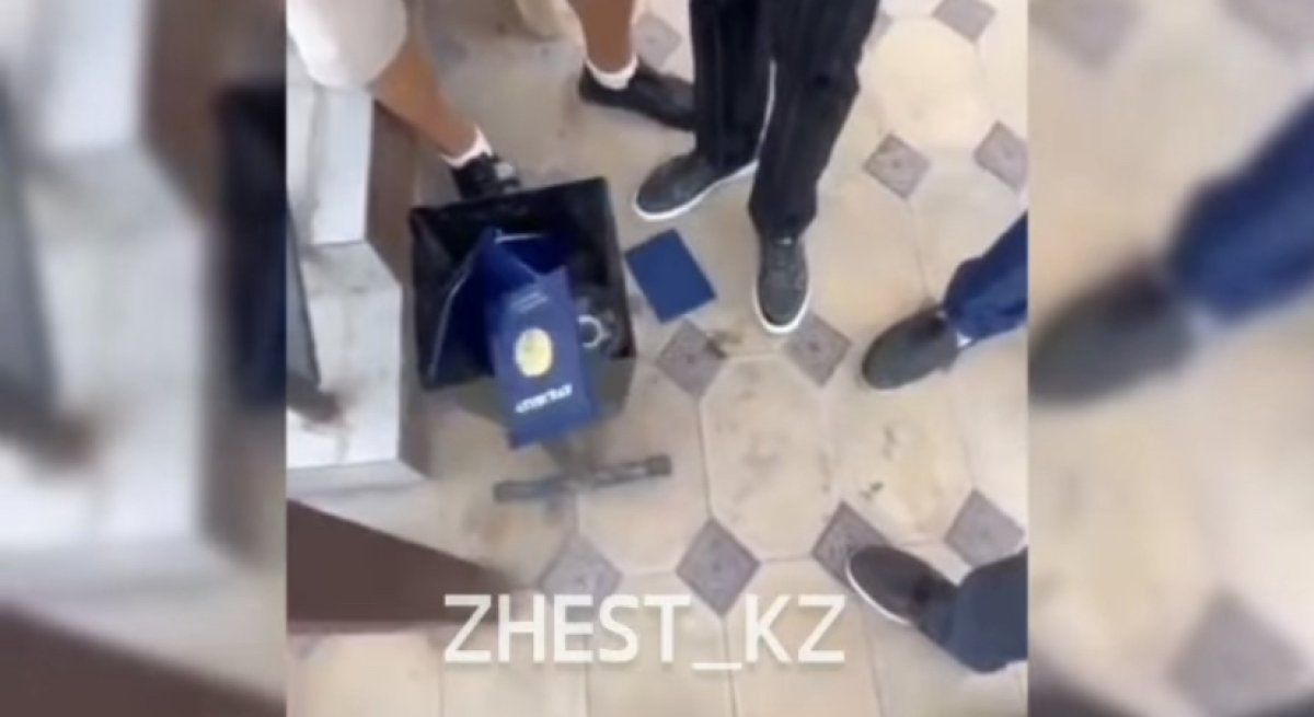 Спор вокруг аттестатов в урне разгорелся в сети