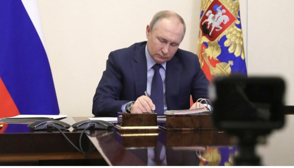 Путин внес поправки об аресте за нарушение военного положения