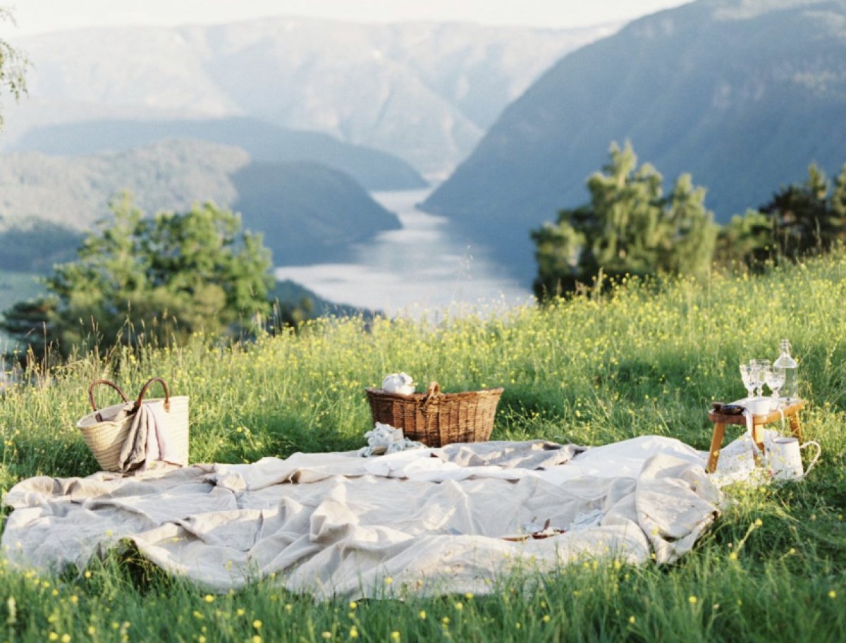 Ребёнок пропал во время семейного пикника в горах