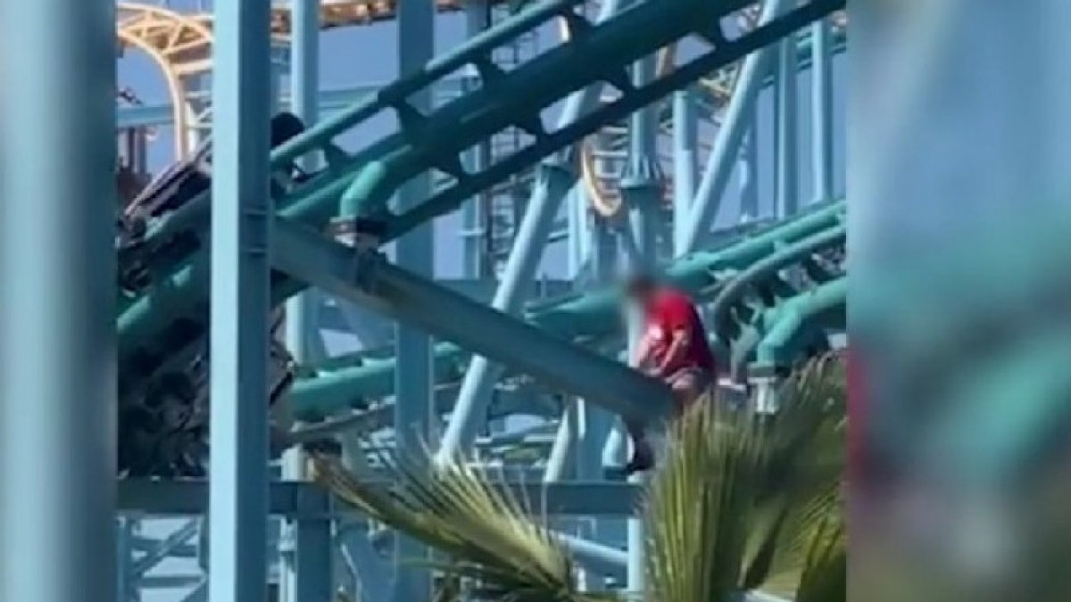 Стокгольмда америкалық әткеншектің вагоны рельстен шығып кетті - бір адам қаза тапты