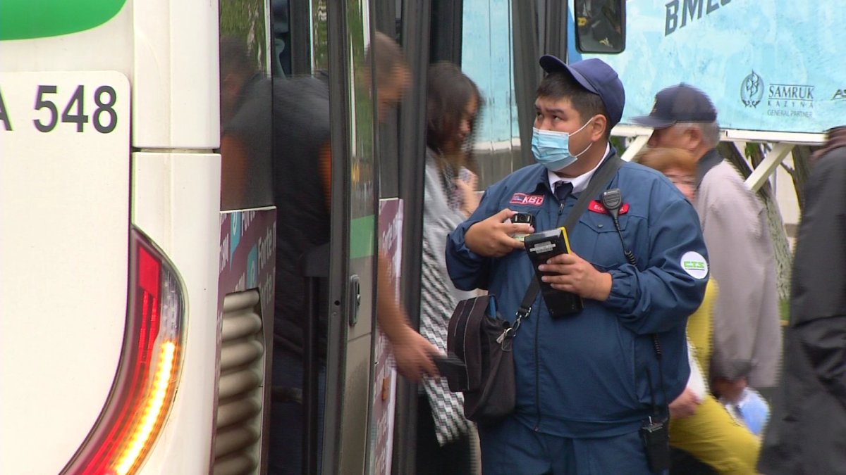 Елордада жыл басынан бері жол ақысын төлемеген 15 мыңнан астам адам айыппұл арқалаған