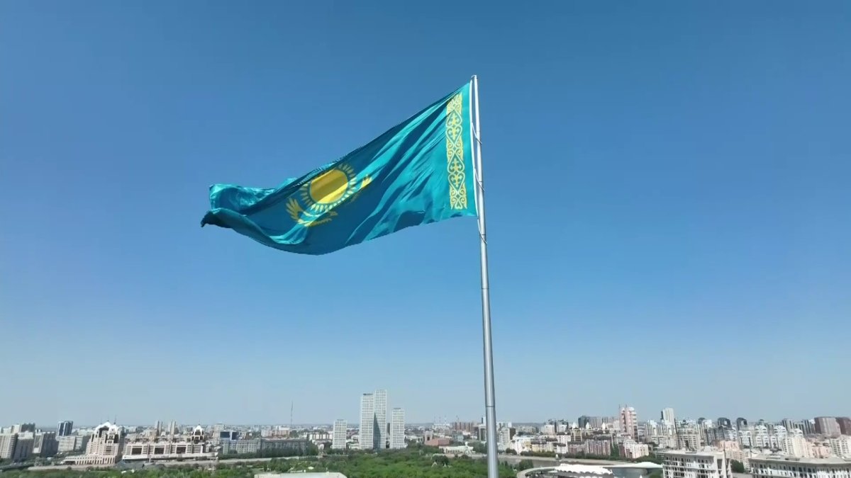 "Биыл мемлекеттік рәміздерді қорлаған адамдарды жазалау шаралары күшейтілді", - Президент