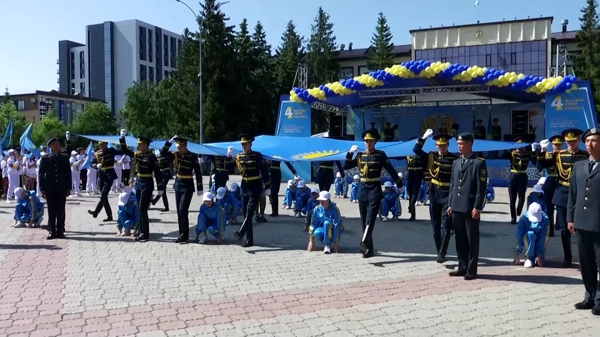 Қызылжарда мемлекеттік рәміздер күніне орай вело, мото және автошеру өтті