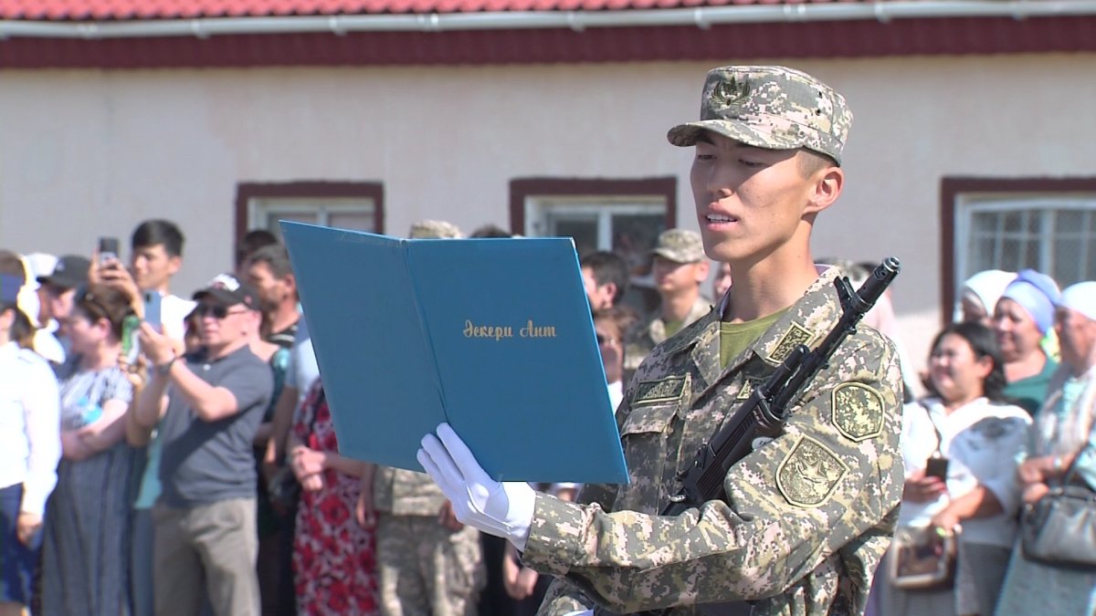 Новобранцы Сил воздушной обороны Казахстана приняли воинскую присягу
