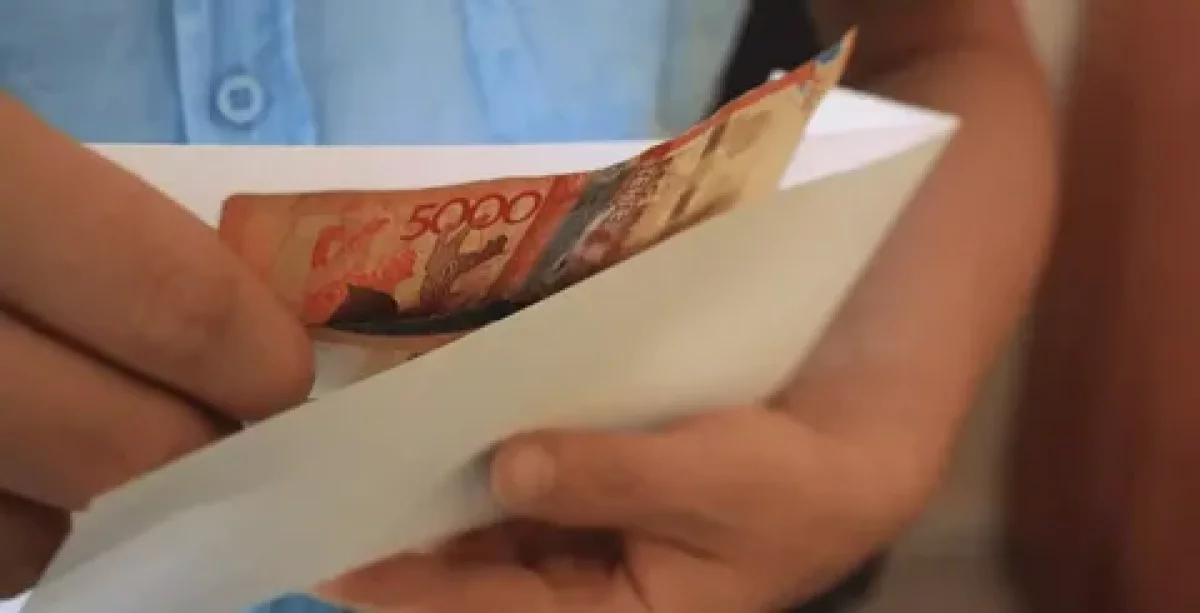 Қарағандыда полиция подполковнигі 170 мың теңге пара алды деген күдікпен ұсталды