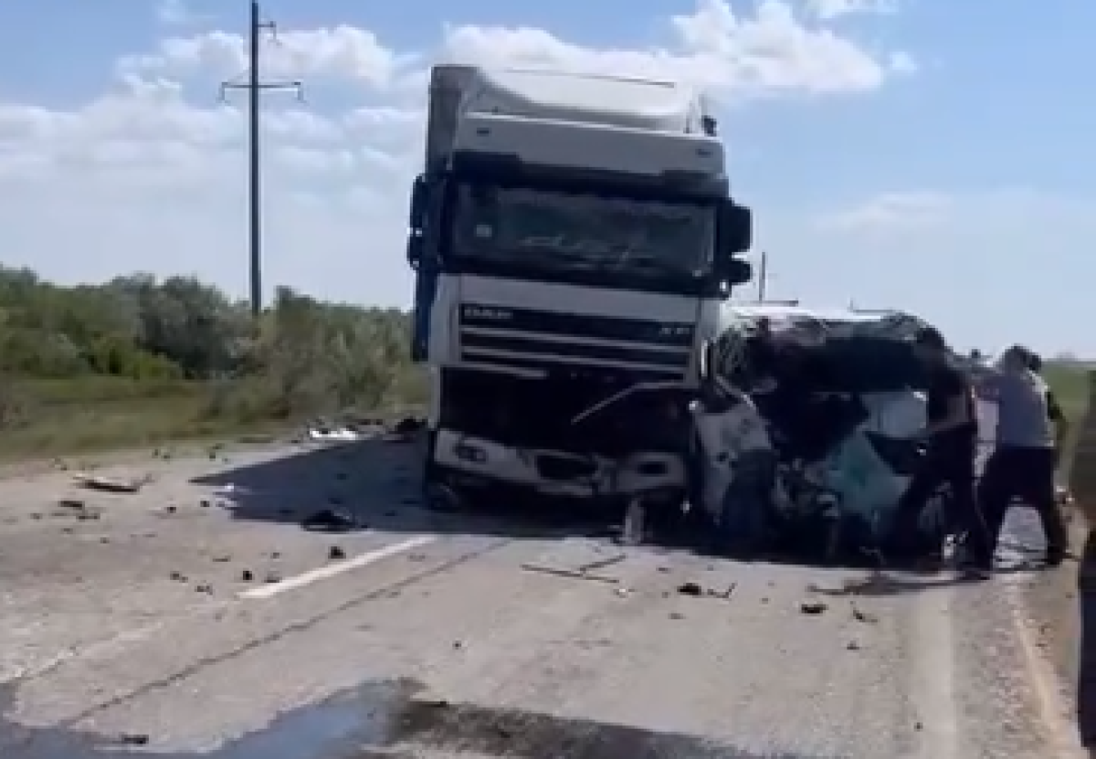 Страшное ДТП с фурами в Акмолинской области: погиб мужчина и ребенок