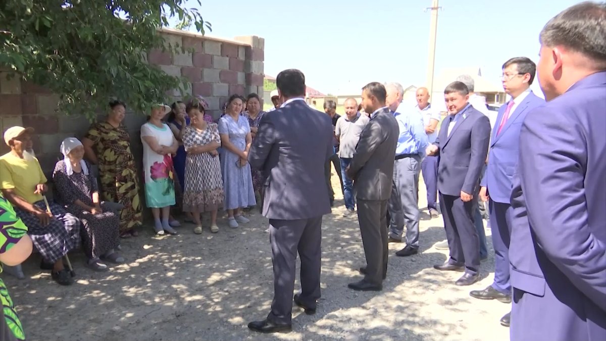 Мобильные общественные приемные партии "AMANAT" объехали несколько регионов Казахстана