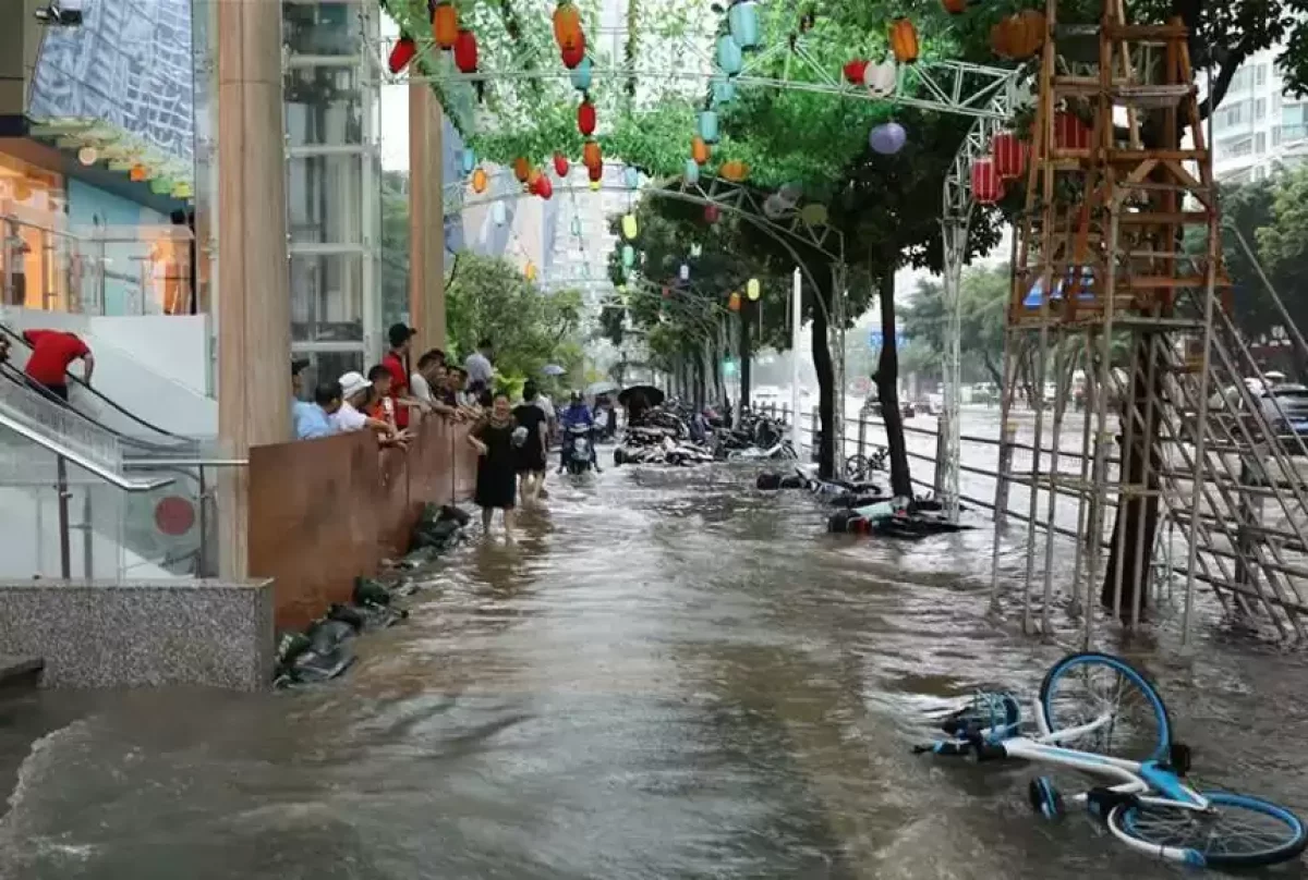 Хайнаньда нөсер жауынға байланысты ең жоғары қауіп деңгейі жарияланды