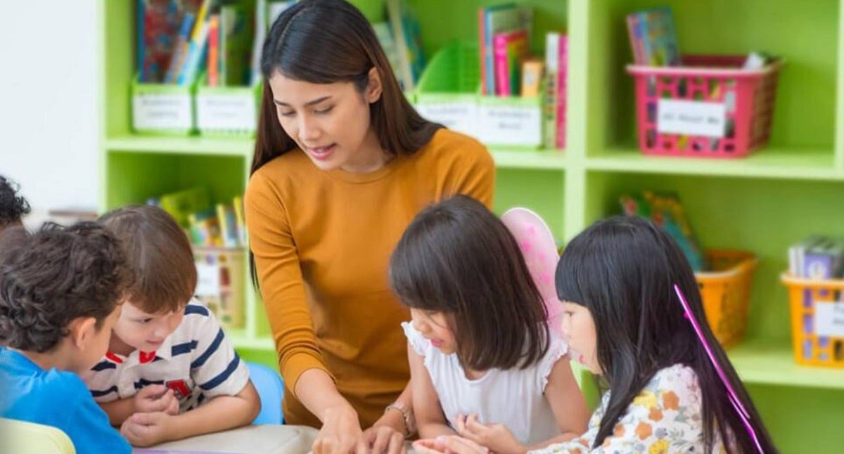 Воспитателям детских садов повысят зарплату с 1 сентября