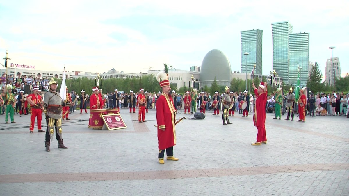 Более 500 музыкантов приняли участие в I Международном фестивале военных оркестров в Астане