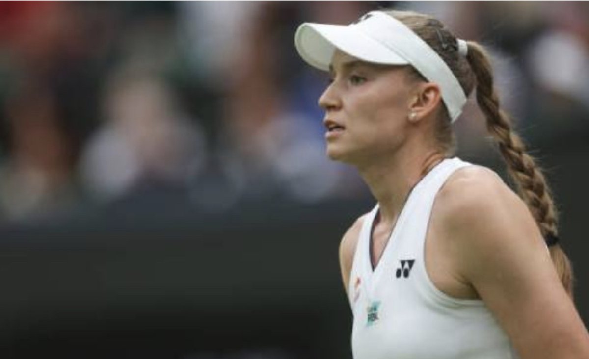 Елена Рыбакина вышла в 1/4 финала Уимблдона