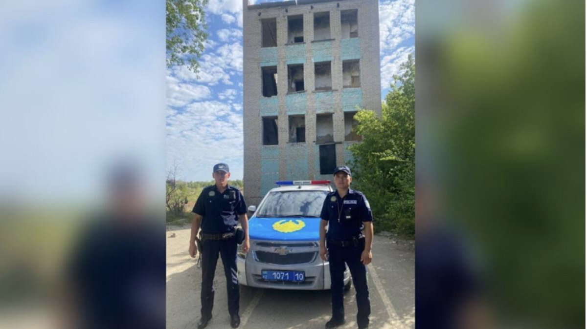 Девушка пыталась спрыгнуть с заброшенной многоэтажки в Аркалыке