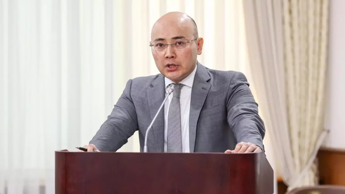 "Еңбекақы өспеген соң, сыртқа кетіп жатыр": елімізде кей мамандардың жалақысы 300 мың теңгеге дейін өседі
