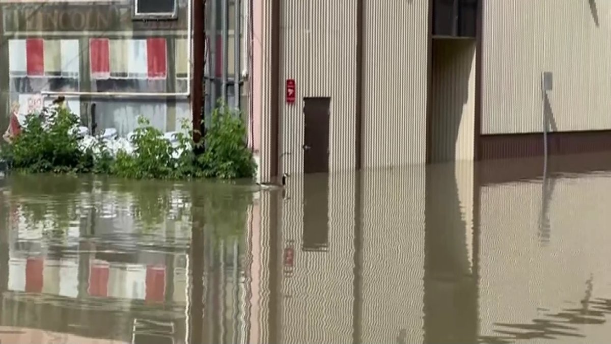 В Турции - пожары, Россию и США заливает водой