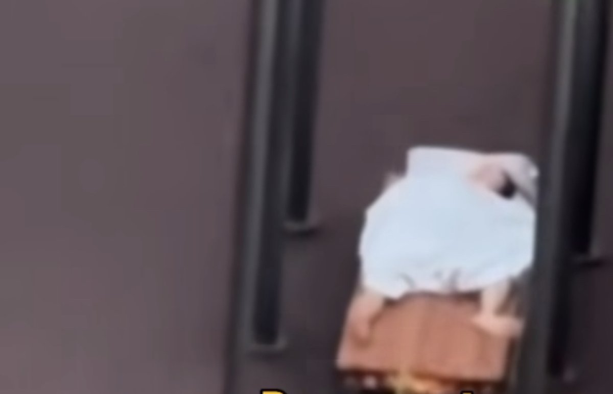 Испытание жарой: астанчане ночуют на улице