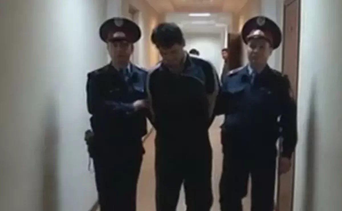 Әйелін тірідей өртеп, енді балаларынан кешірім сұрап жүр