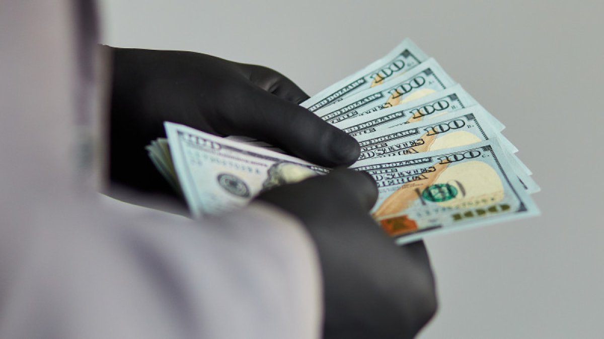 Қостанайда жалған доллар өткізумен айналысқан 5 адам сотталды