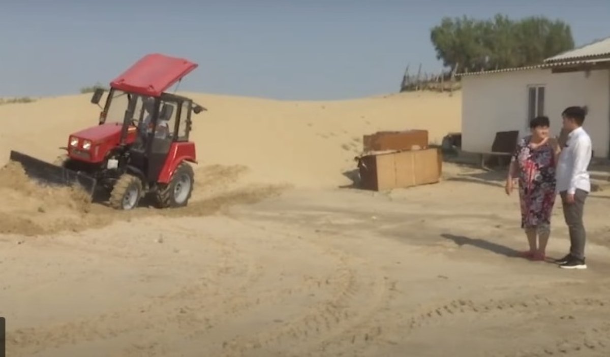 Атырауские сёла засыпают дюны: жители жалуются на бездействие чиновников