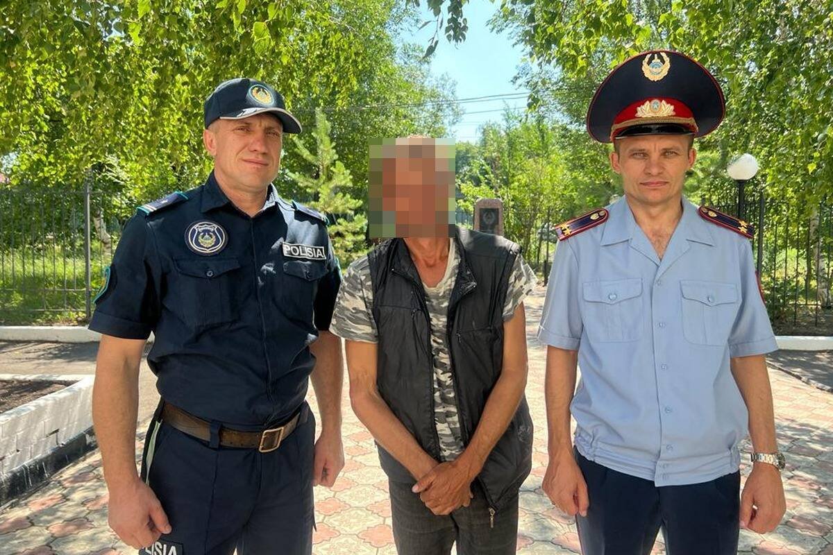 Североказахстанец хотел спрыгнуть с водонапорной башни