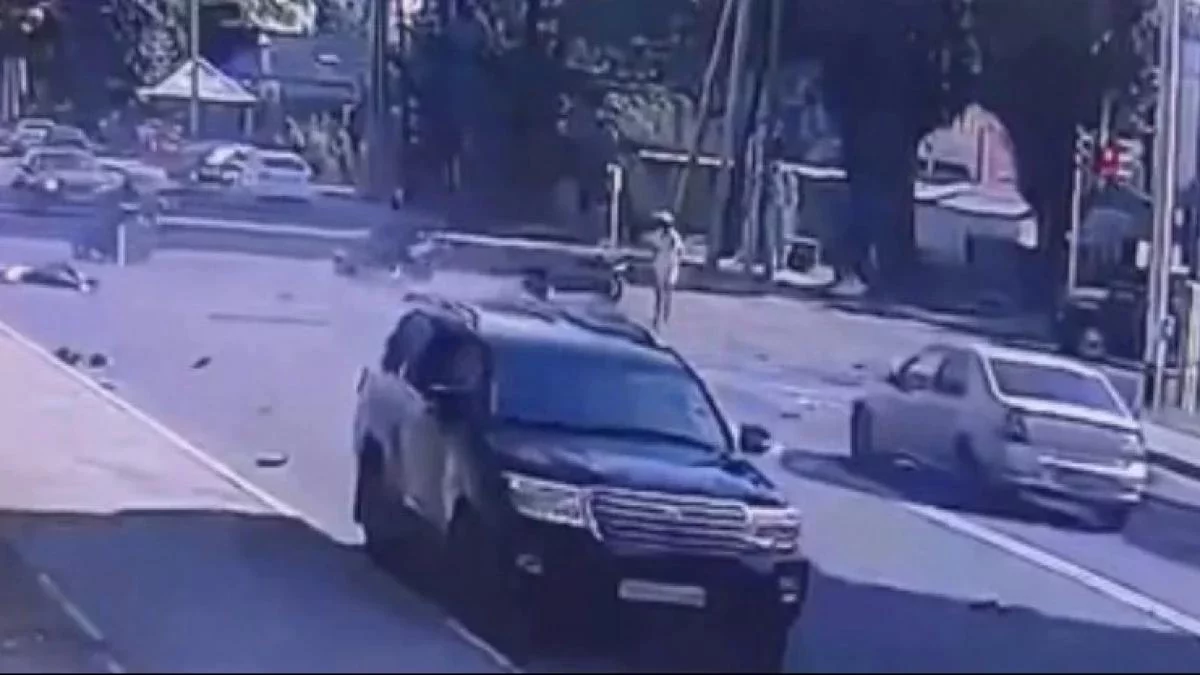 Талдықорғанда той кортежі 13 жасар скутер жүргізушісін қағып кетті