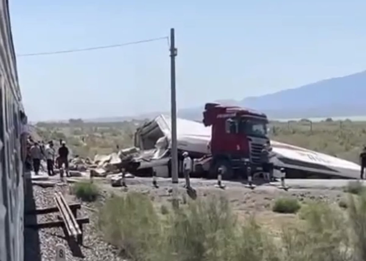 ДТП на железной дороге спровоцировал водитель грузовика, - КТЖ