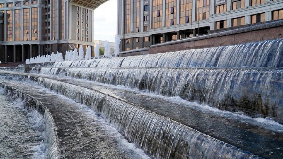 Астанада рұқсат етілмеген суға түскен екі адам менингитке шалдыққан