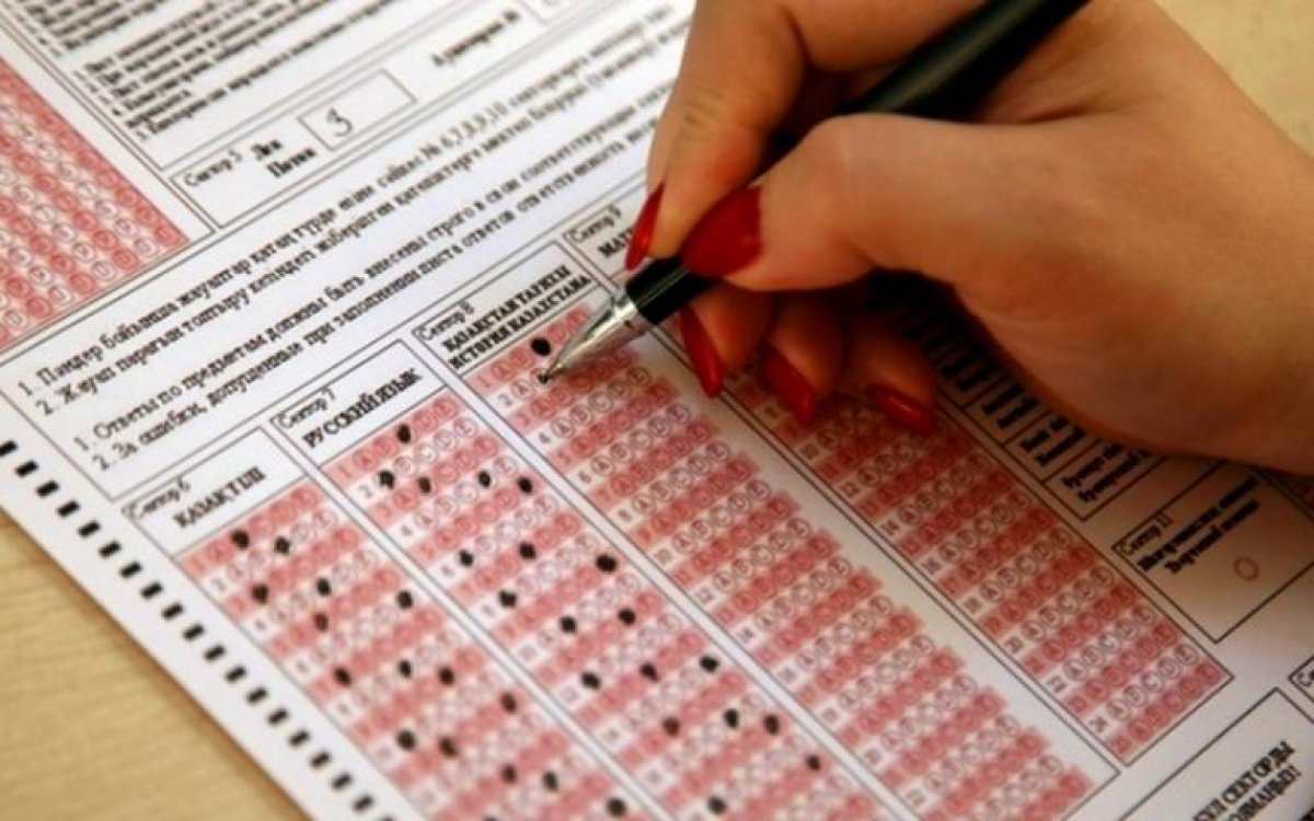 ҰБТ-дан жоғары балл жинауға көмектескен күдіктілер ұсталды