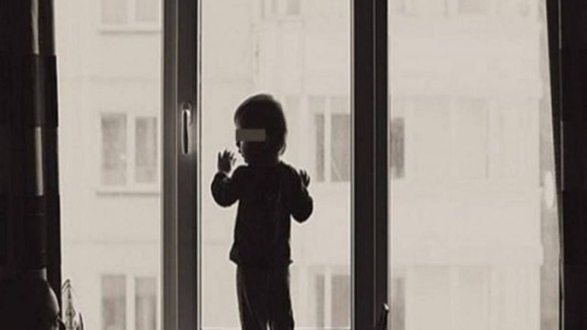 Соңғы бес жылда 150-ден астам бала терезеден құлап, көз жұмды