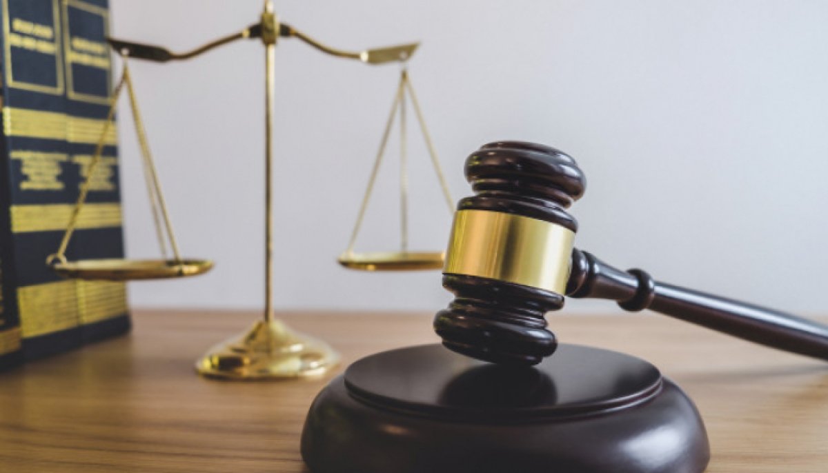 Спала с детьми возле подъезда: на мать двоих детей подали иск в Актау