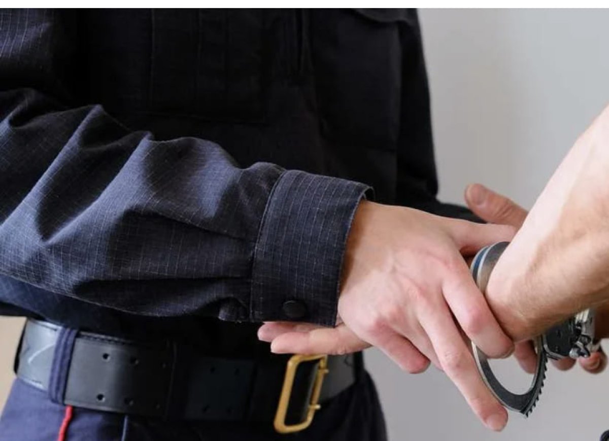 Полицейский фабриковал дела о хранении боеприпасов и запрещенных веществ