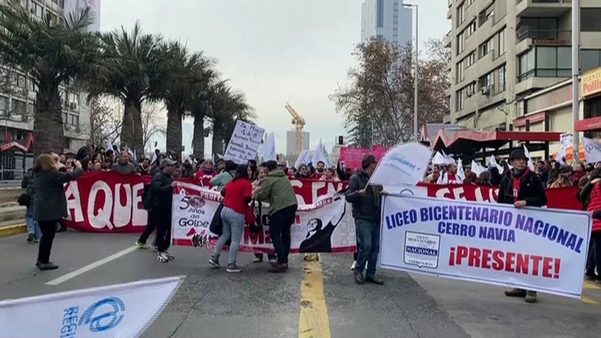 Учителя объявили национальную забастовку в Чили