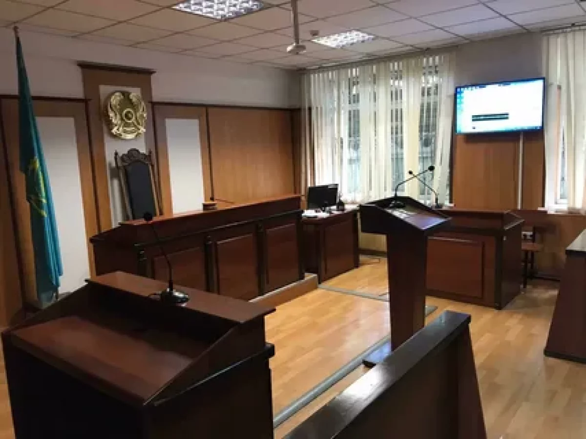 "Мәйіттерін орманға апарған". Ақтөбеде 16 адам екі жігітті азаптап өлтірді деп айыпталды