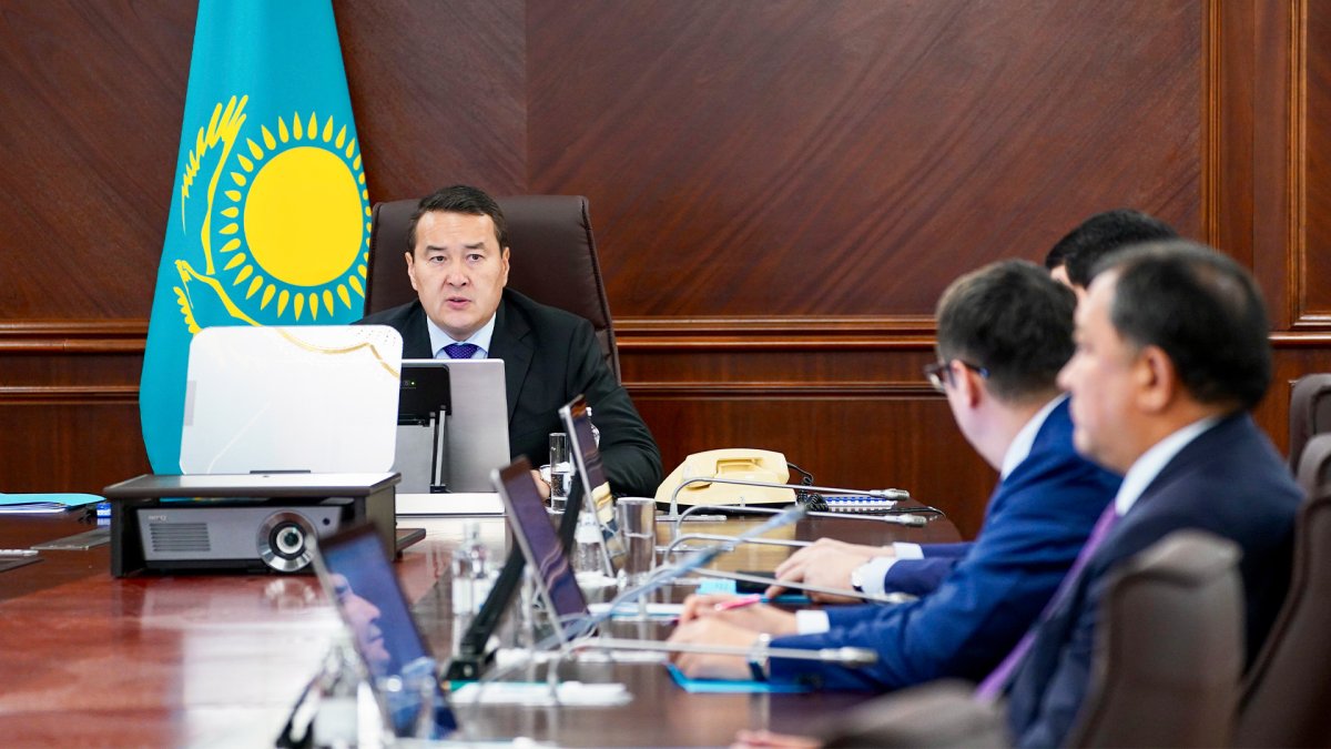 "Выехать немедленно": Смаилов заявил о срыве подготовки к отопительному сезону в ряде городов