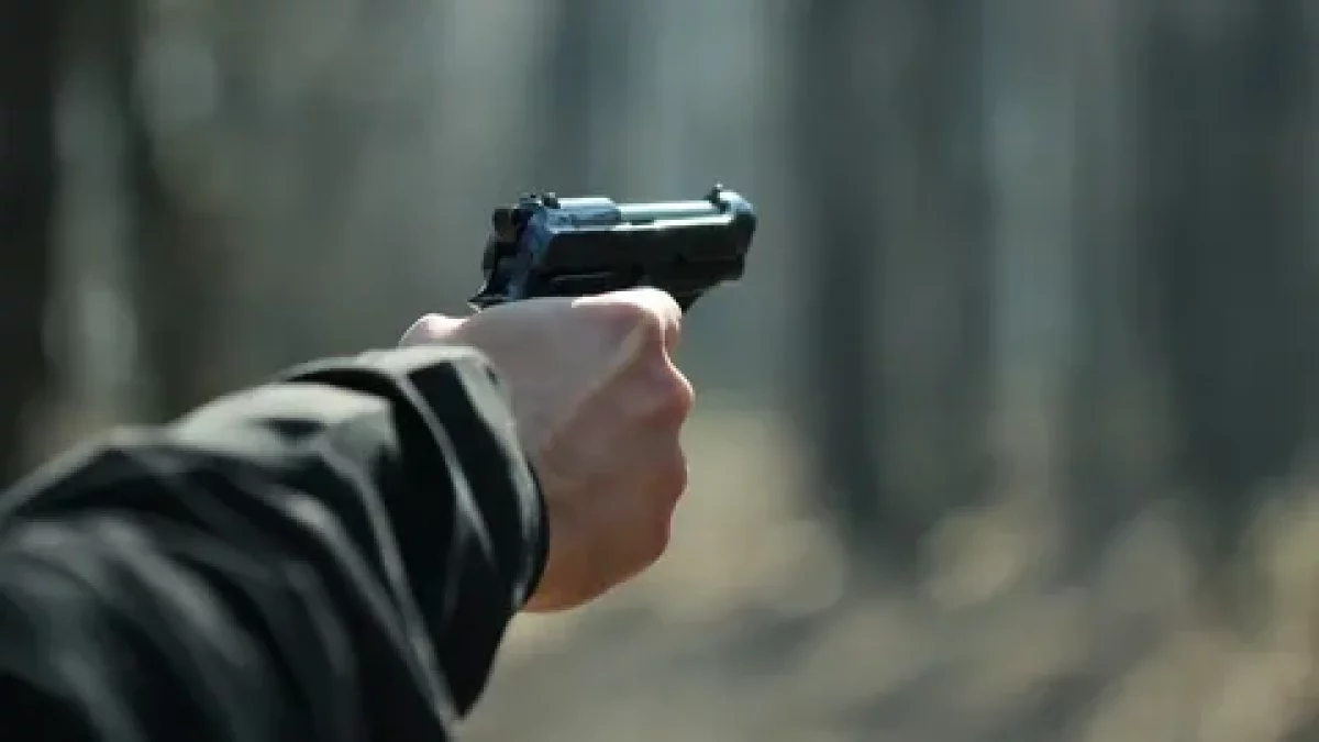 АҚШ-та белгісіз біреулер мерекелік кеште оқ атып, екі адамды мерт қылды