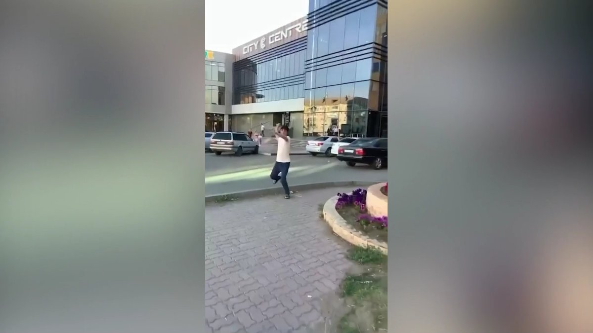 Павлодарец закидал девушек камнями за отказ в знакомстве