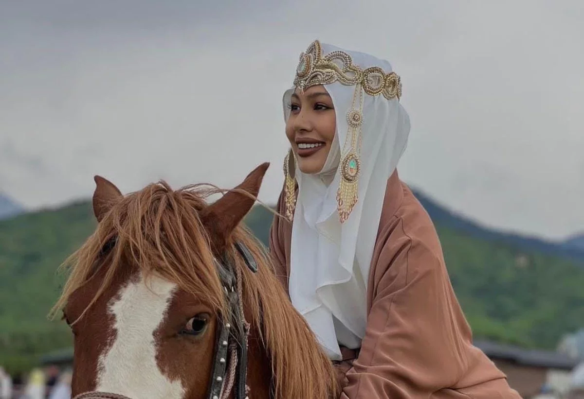 Алтынай Жолдыбаева сүйіктісін көрсетті