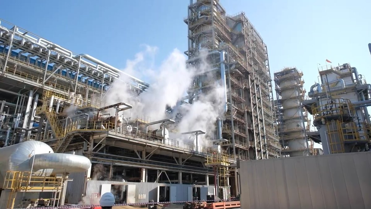 "Атырау мұнай өңдеу зауытын қауіпсіз іске қосу – басты мақсат", - М.Мырзағалиев