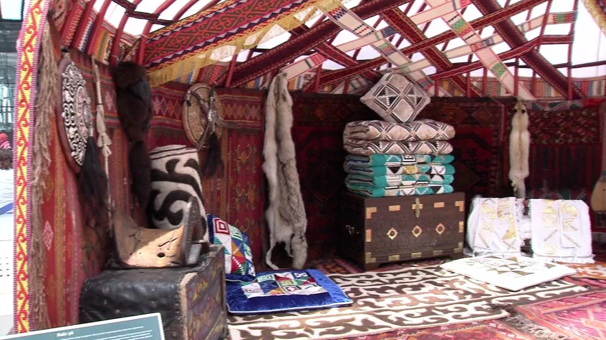 Астананың 25 жылдығына орай «Жауһар жәдігер» атты көрменің ашылуы өтті