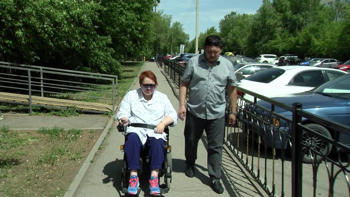 Астанчанка с инвалидностью открыла бизнес по аренде инваколясок