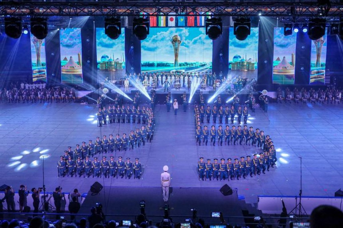 Астанада гала-концертке жеті мыңнан астам көрермен жиналды