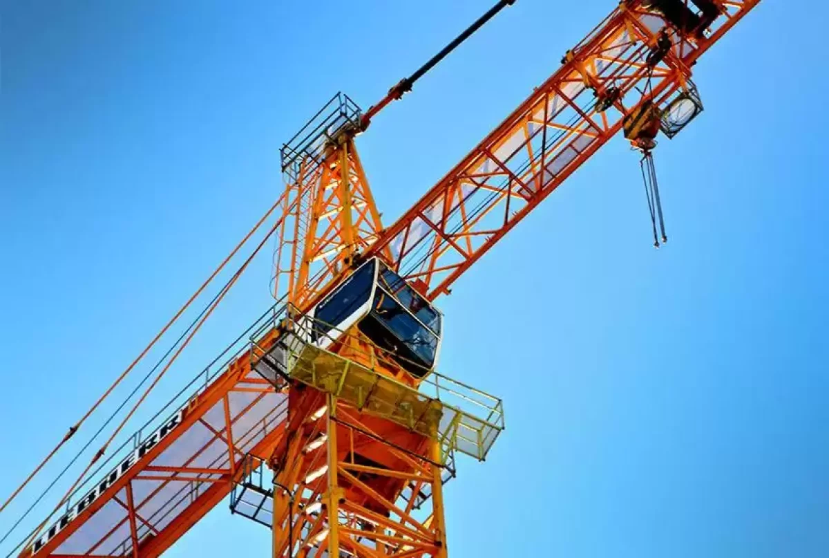 Үндістанда кран құлап, 17 адам қаза тапты