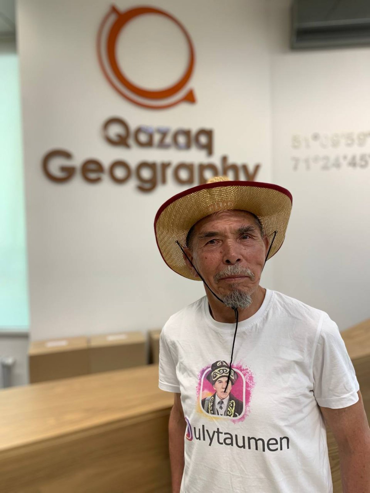 Казахстанский путешественник Ulytaumen отправляется в кругосветное путешествие пешком